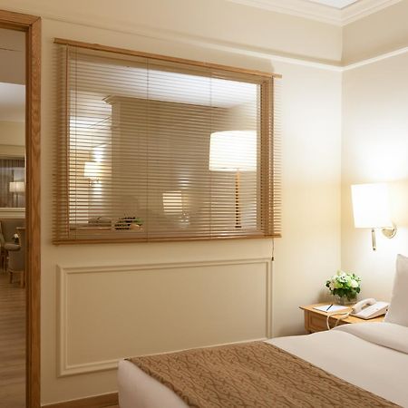 Le Commodore Hotel Бейрут Экстерьер фото
