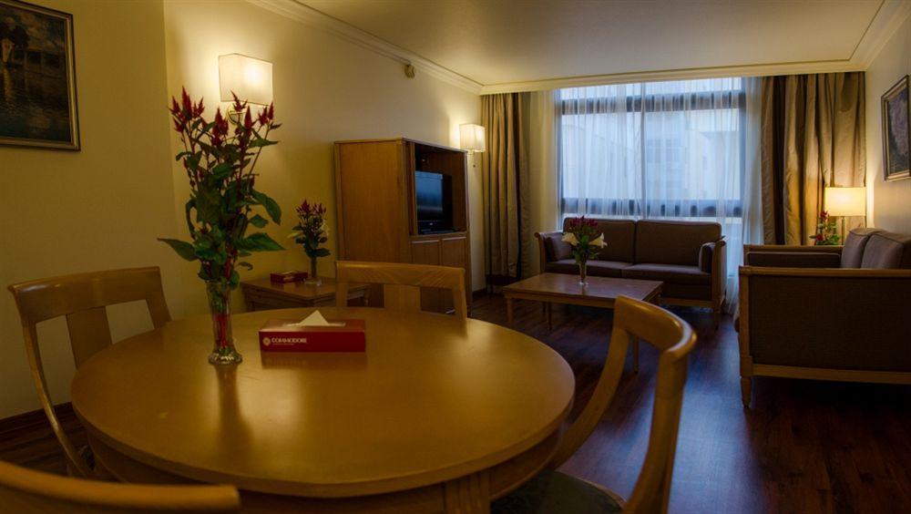 Le Commodore Hotel Бейрут Экстерьер фото