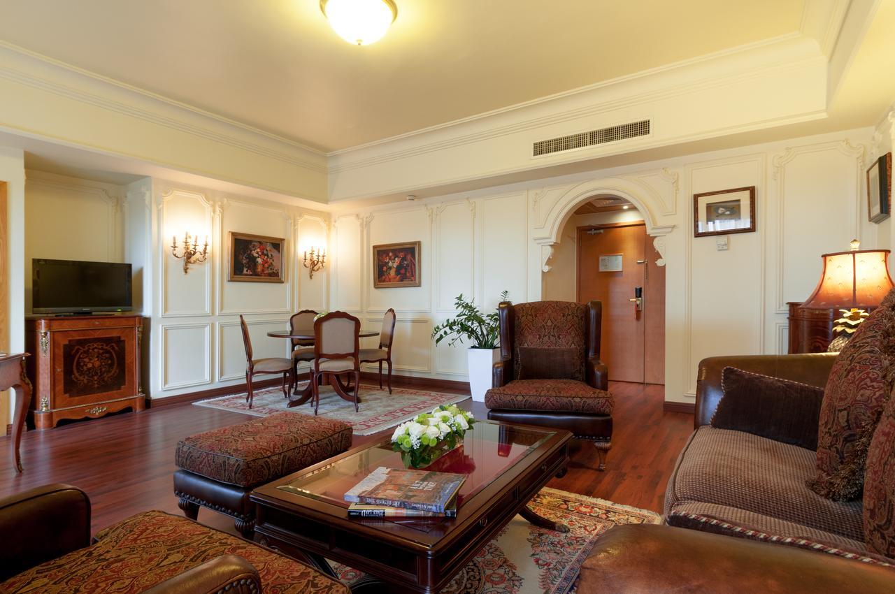 Le Commodore Hotel Бейрут Экстерьер фото