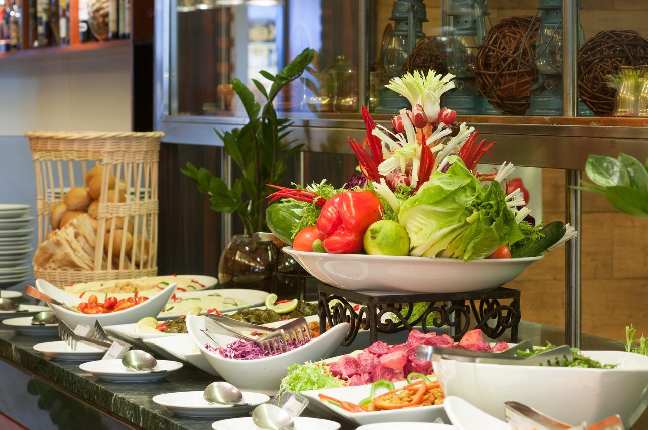 Le Commodore Hotel Бейрут Экстерьер фото