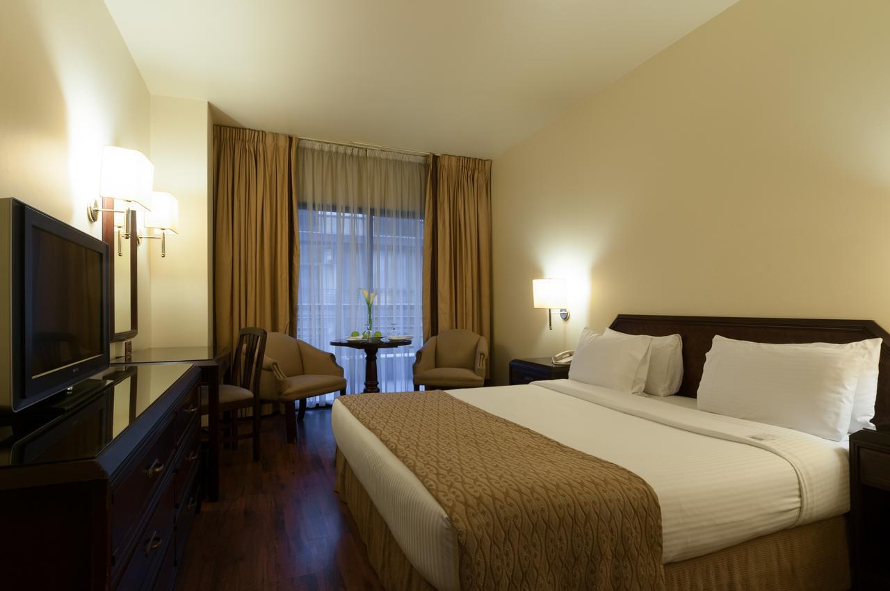 Le Commodore Hotel Бейрут Экстерьер фото