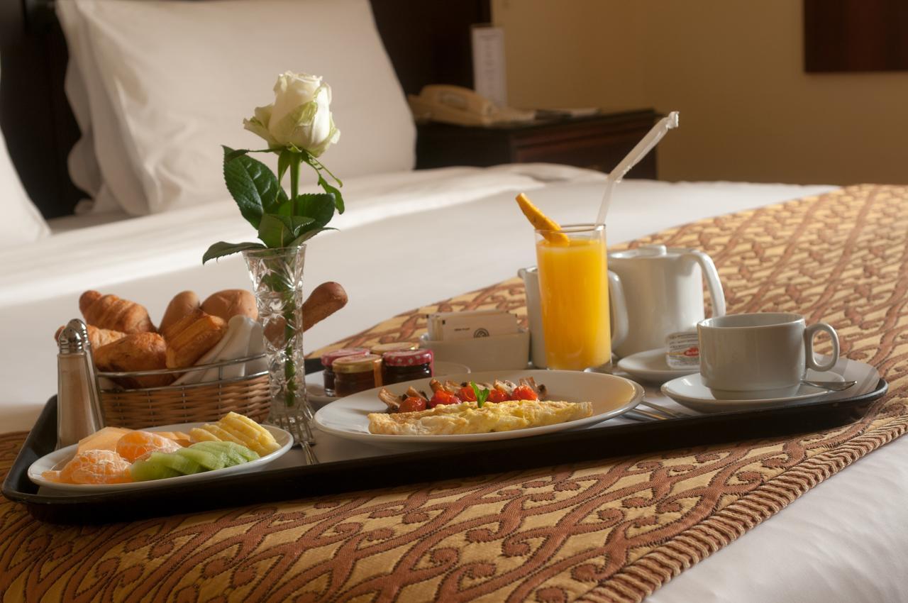 Le Commodore Hotel Бейрут Экстерьер фото